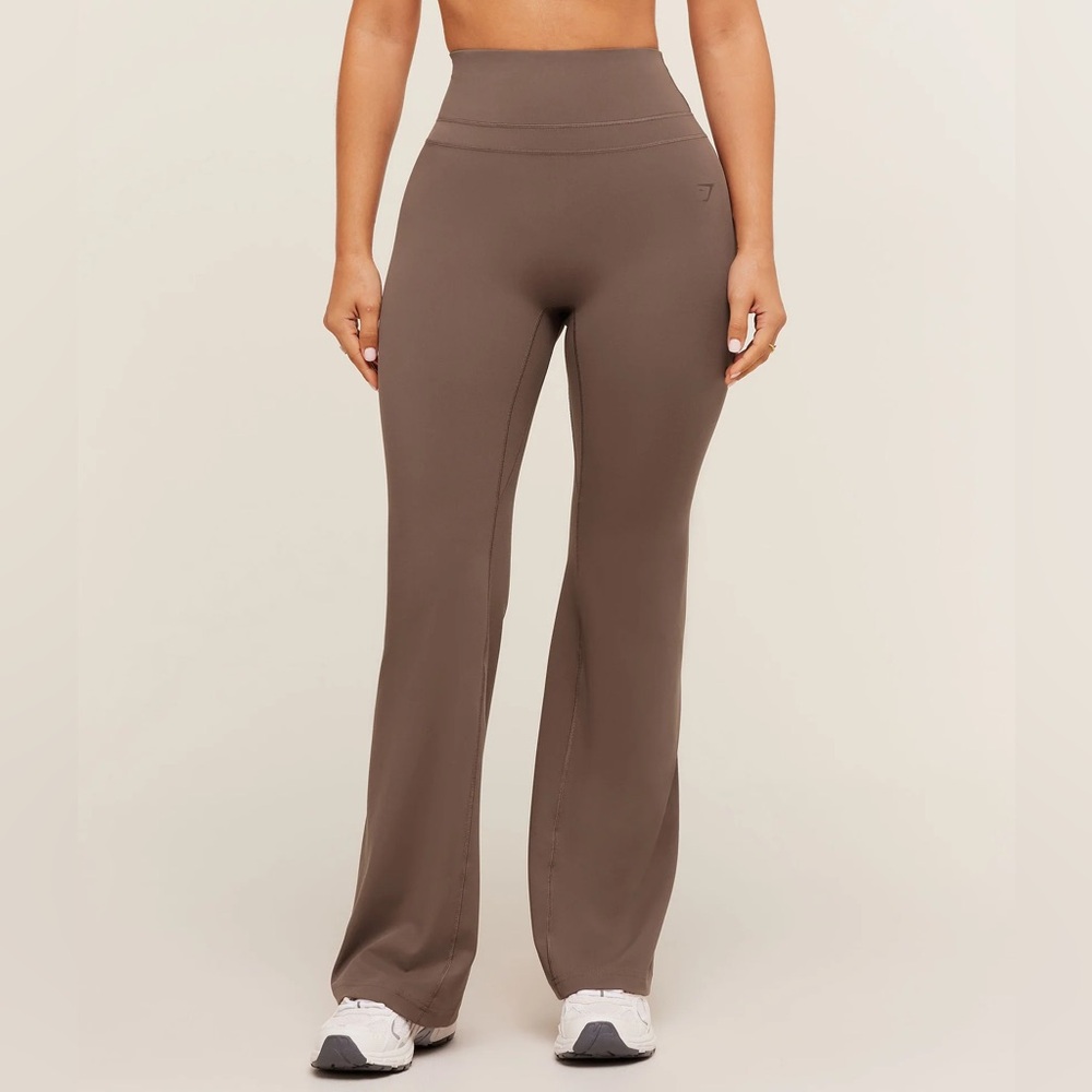 Gymshark x Whitney Simmons Flared Leggings - SHORT